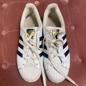 Adidas Sneakers